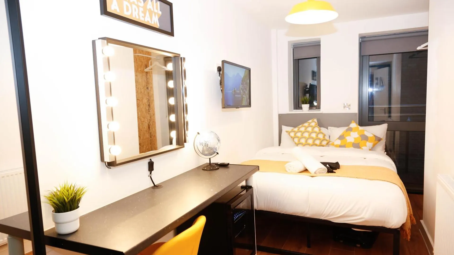 Alloggio in famiglia New Luxury Rooms In The Heart Of London Next To Shops, Cafes, Bars & Metro With Shared Bathrooms
