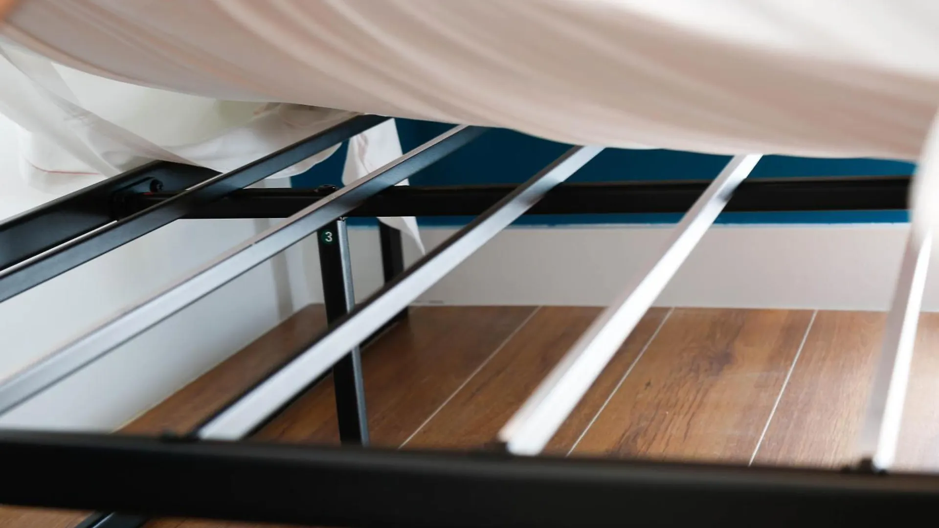 New Luxury Rooms In The Heart Of London Next To Shops, Cafes, Bars & Metro With Shared Bathrooms 0*,